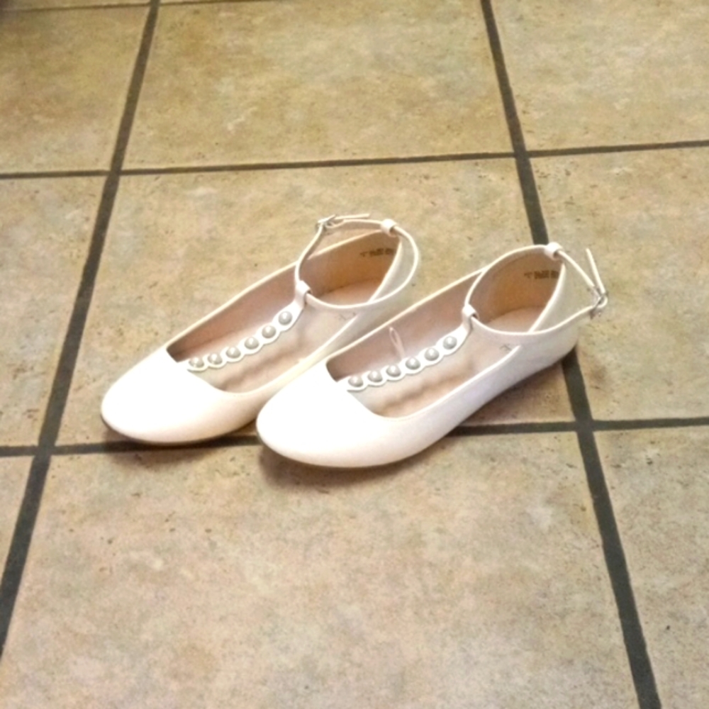 Children's Place Pearl Flat Dress Shoes Size 4